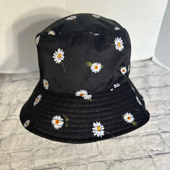 ALICE + OLIVIA BY STACEY BENDET REVERSIBLE DAISY WOMEN’S BUCKET - Picture 3 of 7